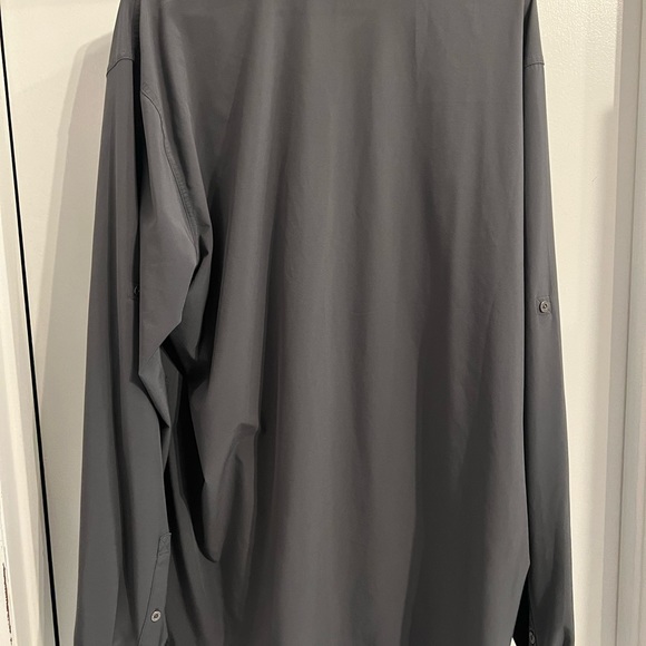 Eddie Bauer Travex Travel Button Down. Gray. XLT. - Picture 3 of 3